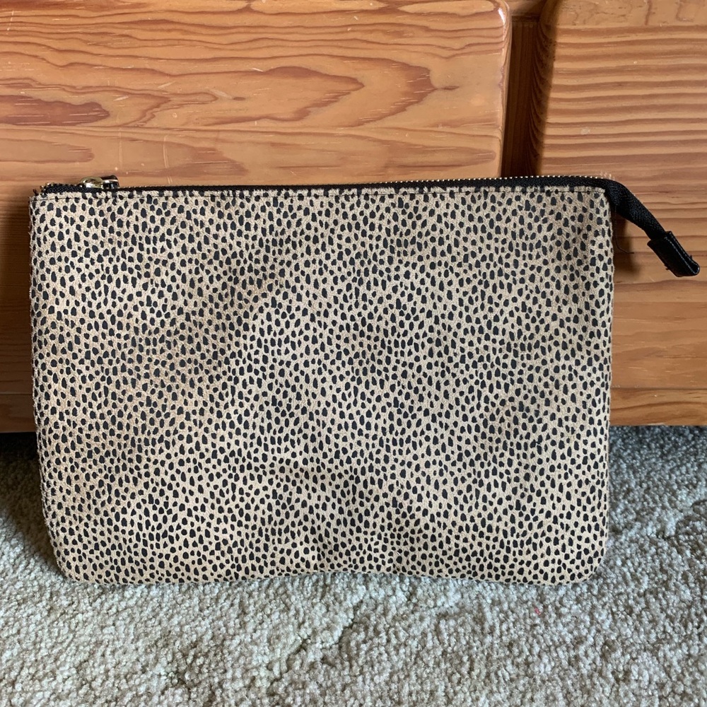 Leopard clutch